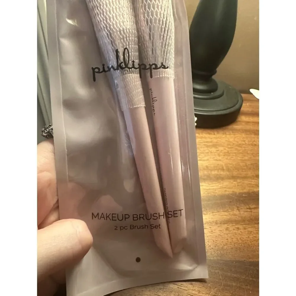 Pinklipps  Makeup Brush Set - 2 Piece